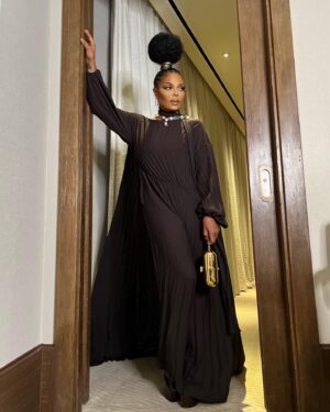 Preston Meneses Instagram - Valentino 🤎 @janetjackson 

MUA-Me
Hair- @rickyfraserhair