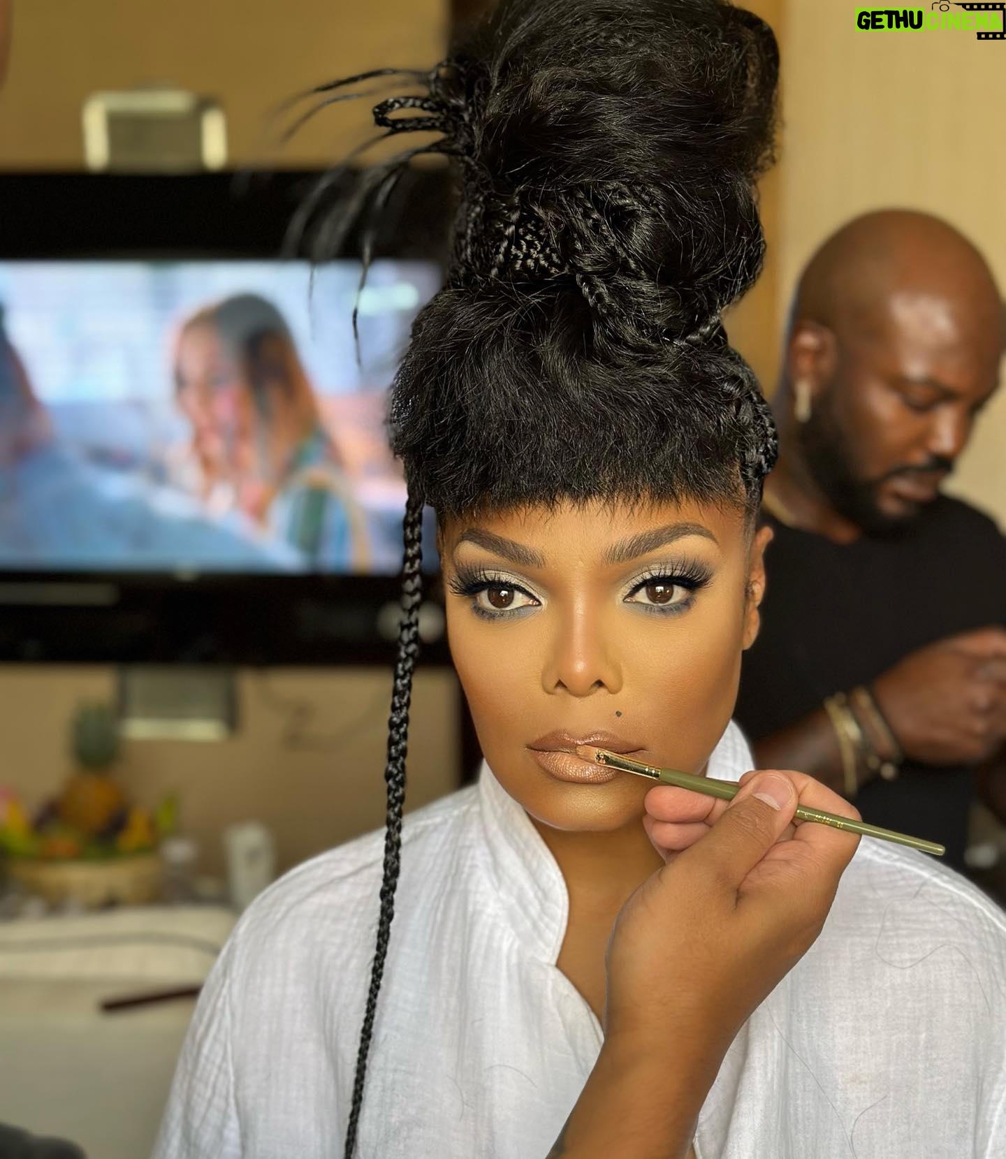 Preston Meneses - 4.7K Likes - 🤍🤍🤍 @janetjackson #togetheragaintour #makeupartist #prestonmakeup