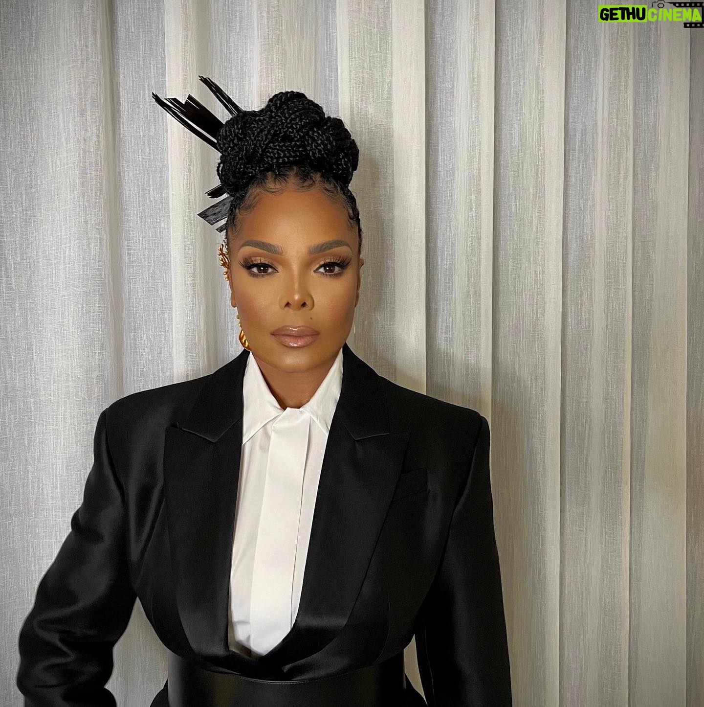 Preston Meneses - 3.2K Likes - All in the Details @janetjackson @rickyfraserhair @alexandermcqueen