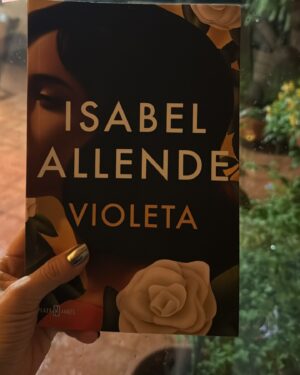 Priscila Faz Instagram - Monterrey, NL, tienes mi corazón entre tus montañas y tu carne asada⛰️❤️ 

Nada se compara con ver a la gente con la que creciste, ver a las huercas decirle tía a todo adulto que ven en su encuentro, maravillarse con las tortillas de harina y atorarse en columpios, prender el asador a la mínima provocación, amanecer despacio con mi mamá, platicar con mis tías, ir al HEB (y botenear en el transcurso), ver a Luna convertirse en canina sampetrina y a mi mamá caer redonda por ella. 

TQM SPGG, prometo venir más seguido, sigue con tus chismes del pádel, cuídame a mi mami y trata de mantenerte hidratado pero sin ahogarte hasta que regrese 🫶🏽🙊.
