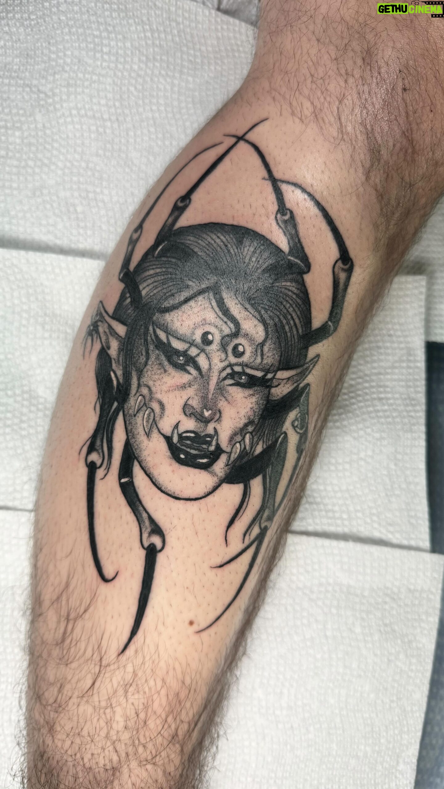 Priscilla Chambers - 4.2K Likes - @priscillachambers SPIDER 🕷️ yall bring me the coolest ideas, and my mind is blown everytime yall get a portrait of my drag persona 😭
BOOKS OPEN FOR AUGUST AND SEPTEMBER!
#drag #dragqueentattoo #priscillachambers #priscillachamberstattoo #bouletbrothers #bouletbrothersdragula #horror #filth #glamour #spider #spidertattoo #darkartists #ashevilletattoo #horrortattoo