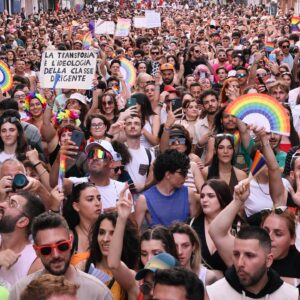 Priscilla Drag Instagram - Grazie a tutte le persone che hanno reso il Pride di quest’anno così speciale!  Siamo gratɜ per la partecipazione di tuttɜ, abbiamo condiviso insieme un momento di amore e di lotta.
Grazie a Priscilla per essere stata la nostra favolosa zia!
Il corteo tornerà l’anno prossimo ma il Pride è e sarà sempre ogni giorno 🏳️‍🌈

Foto di @abelmusarra e @giuseppemazzolaofficial