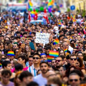 Priscilla Drag Instagram - Grazie a tutte le persone che hanno reso il Pride di quest’anno così speciale!  Siamo gratɜ per la partecipazione di tuttɜ, abbiamo condiviso insieme un momento di amore e di lotta.
Grazie a Priscilla per essere stata la nostra favolosa zia!
Il corteo tornerà l’anno prossimo ma il Pride è e sarà sempre ogni giorno 🏳️‍🌈

Foto di @abelmusarra e @giuseppemazzolaofficial