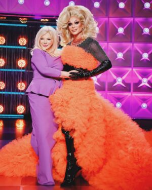 Priscilla Drag Instagram - Ti ricordo così: pazzamente innamorata! 
Della vita, dell’amore, degli animali, del tuo lavoro. 

Dolce, romantica, passionale, determinata, sognatrice e rivoluzionaria.

Ciao Sandra, mancherai tanto.

#sandramilo 
@sandramiloreal