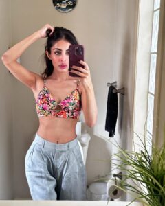 Actress Priya Banerjee HD Instagram Photos and Wallpapers August 2024