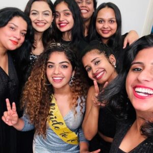 Priya Jerson Instagram - Best shower of my life🎉❤️🥳
📸 : @pixie_paparazzo_wedding 
@v___pooja @gaya_gayu @beulyn_furtel @anncelinerajan @sumaya_hussainpk @__.saniyya.___ @remyashais_ @deepal_naik @the_lucid_dremer 😘😘 best day with my favs🙈