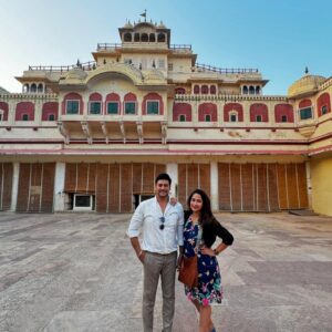 Priya Marathe Instagram - Exploring the Pink city 💕 with my partner @shantanusmoghe And Travel partner @cleartrip ❤️😊
#alberthall #citypalace #thefernjaipur 
And stay- @thefernjaipur