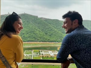 Priya Marathe Instagram - Amer Fort.. Jaipur 
#throwback 
Awed by the hugeness and its intricacies.. 
@thefernjaipur 
Travel partner @cleartrip