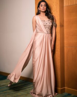 Priyamani Instagram - #69thSOBHAFilmfareAwardsSouth2024 with Kamar Film Factory @filmfare 
.
Outfit - @poojapeshoriaofficial @viralmantra
Earrings - @curiocottagejewelry 
Styled by @theitembomb
MUAH : @pradeep_makeup @shobhahawale
📸 @v_capturesphotography