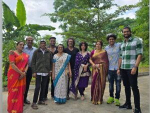 Priyanka Upendra Instagram - Nagarapanchami habba da Shubhashaya🙏🏻🙏🏻🙏🏻 @nimmaupendra @aayushuppi @niranjansudhindra @sudhindra999 @veenasudhindra @nidarshan_sudhindra @anusuya_bm