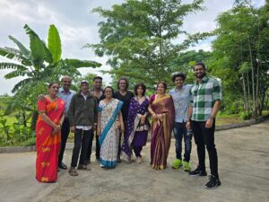 Priyanka Upendra Instagram - Nagarapanchami habba da Shubhashaya🙏🏻🙏🏻🙏🏻 @nimmaupendra @aayushuppi @niranjansudhindra @sudhindra999 @veenasudhindra @nidarshan_sudhindra @anusuya_bm
