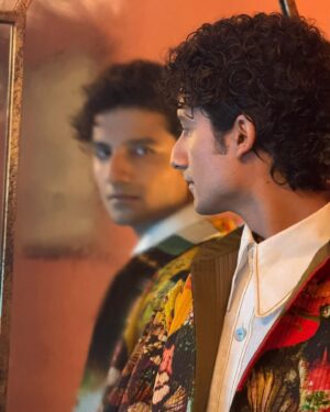 Priyanshu Painyuli Instagram - Nazar ke saath Badalti rahengi saansein..
Miltey rahenge kahi aur.. karenge doosri baatein. 

In love with this track @anandbhaskarcollective Yeh kya gaana bana diya 🤗❤️🔥 sun ke poetry karne ka mann karta hain 😁 

Jacket- @tilbyav
Shirt- @acidmoonsstudio
Styled by- @dipteeagarwal
Styled with- @niyatiij @forummmmm 
Hair - @tarungohel91 
Make up - @prashant.jhadav 
Managed by - @anandd___menon