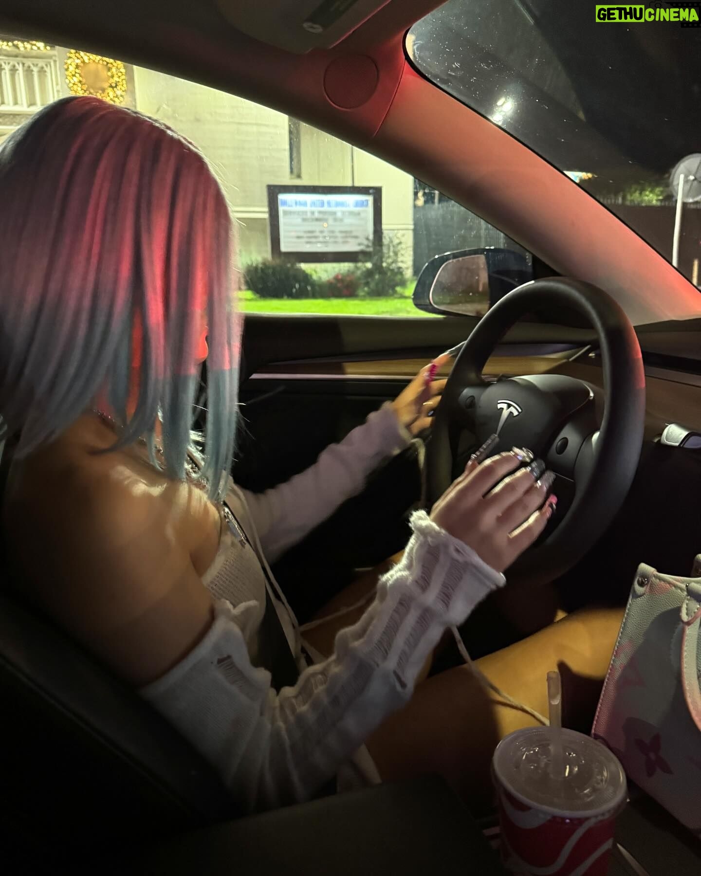Prymrr - 14.6K Likes - is tha my bestie inna tesi 🚙💨