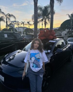 Prymrr Instagram - is tha my bestie inna tesi 🚙💨