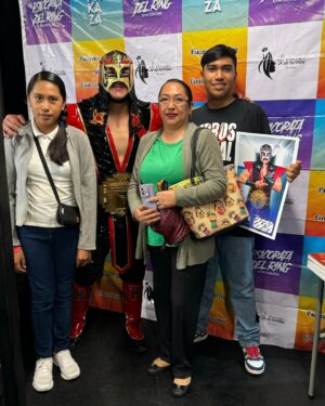 Psycho Clown Instagram - Llegaron los fans de @octagonjraaa  a la Kaza de la Lucha Libre!! 🐉🐉🐉 Seguimos en los últimos minutos, los esperamos 🤘🏼