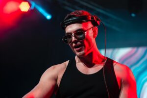 Pumped Gabo Instagram - Sziasztok, 2 hete beköltöztem egy realitybe, itt megy most a fless, hiányoztok nagyon!💔 Nyárzáró bulikra érkezem!