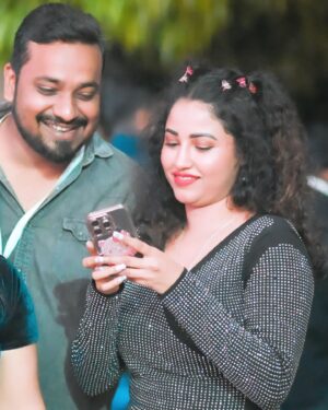 Pupul Bhuyan Instagram - ସୁନ୍ଦରୀ ଝିଅ ସହ Number Exchange time ରେ ଗୋଟେ ଅଲଗା ଖୁସି 🤣
@pupulbhuyan 🤣🤣🤣 Stay blessed 🙌