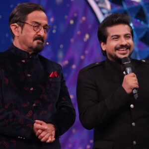 Pushkar Jog Instagram - Happy birthday @maheshmanjrekar sir 🥳💐. Have a wonderful birthday .. #maheshmanjrekar #pushkarjog #birthday #newpost #insta #instagood #instamood  Want to see me and Mahesh sir together in a film ?