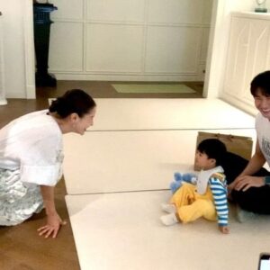 Puttichai Kasetsin Instagram - 1 ปี นิดๆที่ไม่ได้เจอกัน หลานดูติดพ่อห่างป้าแอนนิดนึงนะครับ 😂 นี่แม่ทูนหัวน้าลูก ทองเส้นสุดท้ายในเซฟป้าแอนก็ให้หนูมาแล้วนะ 😆🙏🏼 @pjpjpitt 

ขอบคุณเจ้าของบ้านคนสวยใจดี มีอาหารให้แม่ท้องกินอย่างเต็มที่นะคะ กุ้งแพคือดีจริงจังค่ะ @annethong ขอบคุณป้าโอ๋ผู้น่ารักนำขนมอร่อยๆมากฝากนะครับ @oh_rachel พ่อแม่อิ่มมาก ส่วนลูกได้ของเล่นกลับบ้านมากมาย วันหลังขอแก้ตัวเจอน้อลแอนดี้อีกรอบนะครับรอบนี้ผมมีระแวง 😅

ป.ล.บ้านป้าแอนสวยมากเลยคร้าบ ☺️❤️🏡