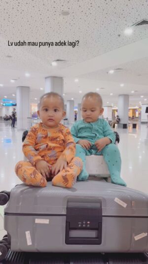 Qausar Harta Yudana Instagram - Loh loh kok pada ga tau? 😅
.
#maqaufamily
