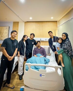 Qausar Harta Yudana Instagram - Wishing you a speedy recovery @sonnyseptian , minta doanya juga ya temen-temen🙏🏼