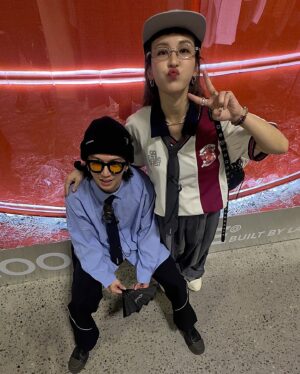 Queen Wei Instagram - — GQ Style Fest 2024 —

我手機裡僅有的幾張珍貴合照（哈）。

-

感謝邀請，感謝我們有GQ Style Fest，
每一年可以參與這樣關於潮流關於音樂關於流行的活動，
真的非常幸福！

辛苦了所有的工作人員，
所有完成這場活動的大家都值得無數個Respect！

-

今年更感動的事情還有，
越來越多人穿著RETEM03的服裝來參加活動，
不管是不是衝著我來的都好，
反正你們穿著來就是給我給RETEM03最無敵的肯定。

努力是會上癮的，
尤其是被越來越多人真心的肯定和喜歡，
謝謝你們不斷的選擇我們。

-

已經在期待明年了。

／

#GQStyleFest2024 #GQ潮流文化祭 
#林先林太 #retem03 
#我錯過那天的太陽