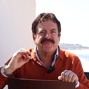 Quim Barreiros Instagram - Olá Rapaziada, tenho uma novidade para vos contar a minha venda de garragem vai ser 100% online!

Em conjunto com a minha equipa de marketing vamos lançar 1000 QuimFTs, artes digitais que vão eternizar todos os tesouros que encontrei na garagem da vizinha! Além de ficarem com um bocadinho da minha história cultural, ainda estão podem têm acesso a regalias exclusivas.

É já no dia 3 de Maio que arranca a venda, mas se quiserem garantir o vosso lugar mais cedo, já abriu a bicha 👉 Link na bio