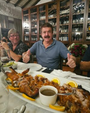 Quim Barreiros Instagram - Bom apetite! Um bom leitão na @cozinha_velha em Ponte de Lima. O que se pode mais? 

Boa segunda feira!