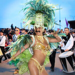 Quim Barreiros Instagram - Por esta altura estaria eu em Ovar a celebrar o Carnaval! ⠀
⠀
Podemos não ter festa, é verdade, mas não nos pode faltar a boa-disposição! ❤ Celebrem à mesma, em casa, com respeito, moderação e muita animação! ⠀
⠀
P.S: já viram o videoclipe da minha nova música? Link no meu perfil!⠀
⠀
#TioQuim #QuimBarreiros #Música #MúsicaPortuguesa #HinoDAmizade #Videoclipe #ovar #carnaval⠀