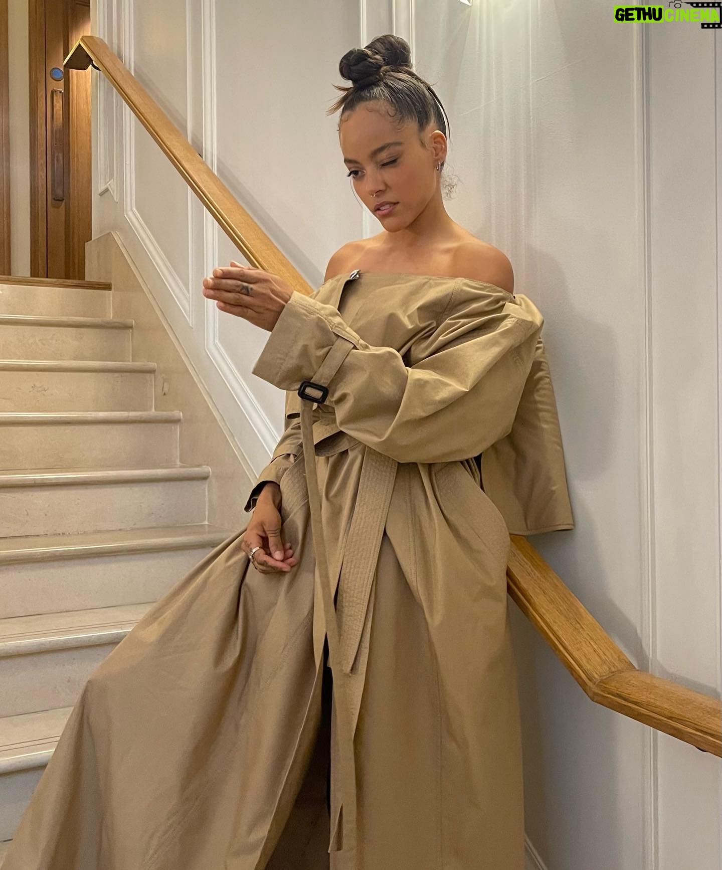 Quintessa Swindell - 36.2K Likes - London In Vera Wang Haute Couture ahead of the Black Adam premiere. ⚡️