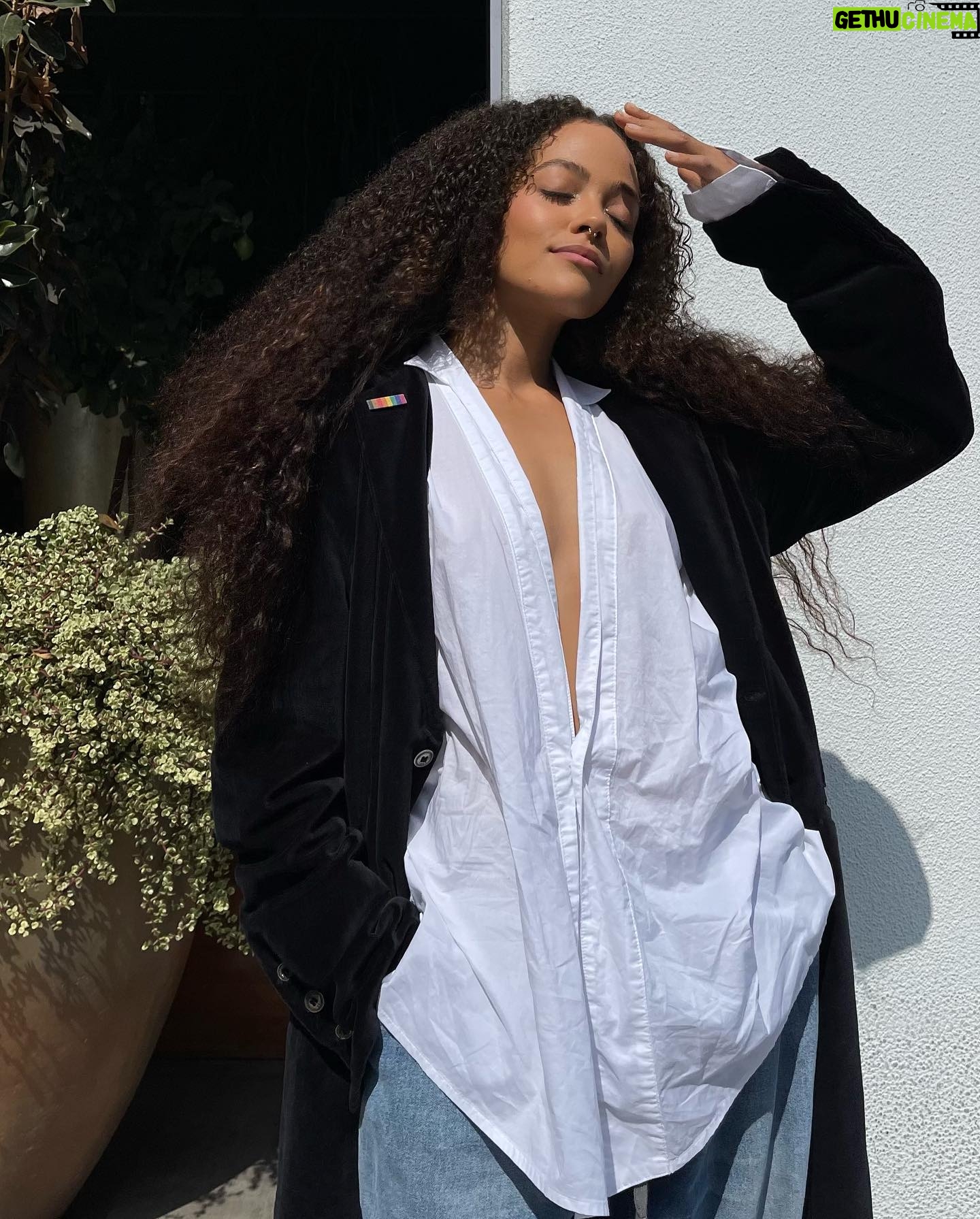 Quintessa Swindell - 32.5K Likes - Family! ⚡️