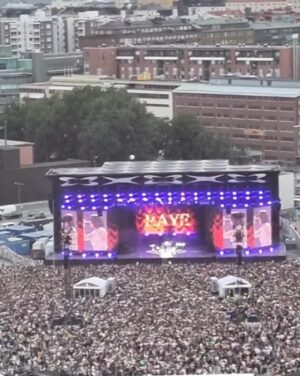 RAYE Instagram - so grateful to open for @taylorswift so grateful for the festivals and shows, so grateful people actually turn up to see us now, so grateful to be a musician, so grateful instagram let me add more pictures in my dump 🎺🥹🥰 
big kiss from me ❤️