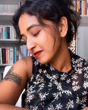 RJ Ananthi Instagram - Out of my sight, out of my mind 😉