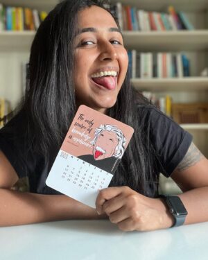 RJ Ananthi Instagram - New Year Begins the moment you open yourself to new possibilities ❤️ 

Cute calendar from @doodlemonk.in
