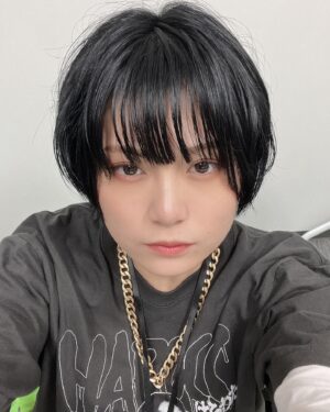 RaMu Instagram - 髪を切り、染もうした