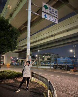 RaMu Instagram - 誕生日になりました！
24歳最後に、埼玉県越谷市から渋谷まで歩く生配信で追い討ちかけました！

めちゃくちゃからだ痛いですが、今日は渋谷TSUTAYAで14:00~写真集発売イベントです！
飛び入り参加歓迎なのでぜひ！

写真集、Amazonと同じ値段なのに今日来るとサイン付き＆RaMuから直接手渡しなので絶対来た方がいいです‼️