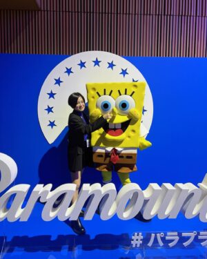 RaMu Instagram - #paramount  ローンチパーティにご招待頂いたぞー！
ウェルカムドリンクが青いシャンパン！
スポンジ・ボブもいた〜！思ったより小柄で持ち運べそう！

食べ物もお酒も美味しい

スタートレックシリーズ見たいのでパラプラ入りやす！！！

 #パラプラ
 #パラプラはじまる
 #pr