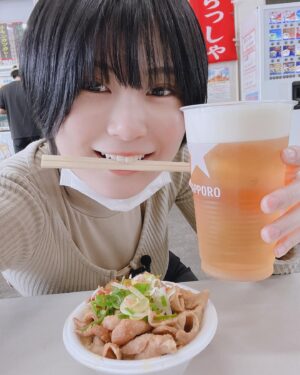 RaMu Instagram - 川口オートレースに来たよ！！！！！！
早速もつ煮とビール頼んじゃった🥺🥺🥺
いいよね？いいよね？

 #川口オートレース
 #オートレース
 #埼玉の逆襲
 #埼玉の逆襲ロケ
 #いいねください
 #お願いします