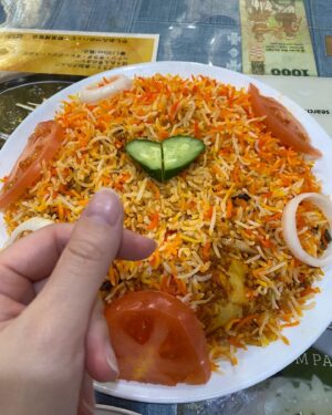 RaMu Instagram - 初めてパキスタン料理食べた！！！
ビリヤニめちゃくちゃ美味しい、、、！
なにこれ、、、初めて食べた！！！
んで辛い！！！！！！

 #いいねください
#八潮
#ビリヤニ
 #カラチの空 
 #パキスタン
 #パキスタン料理
 #ヤシオスタン
 #ヤシオスタングルメ
#埼玉の逆襲
 #埼玉1万いいね旅