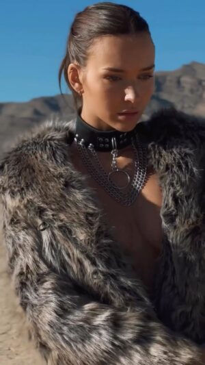 Rachel Cook Instagram - U get me closer to god 🐺 Full video and photos on 😈 Been having so much fun being consistent with producing content like this!! Come see 🤍