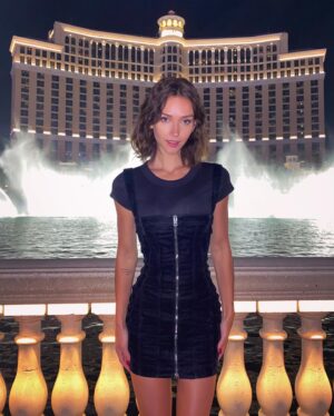 Rachel Cook Instagram - It’s a choice. Every day, every moment. Who will you BE?