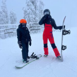 Radka Třeštíková Instagram - Myslíte, že lidé ještě dokáží vnímat rozdíl mezi realitou a instagramem? Já jen, že se mě neustále někdo ptá na to, kde mám děti. Někde kolem sebe je mám, lide. A chodím oblečená😁