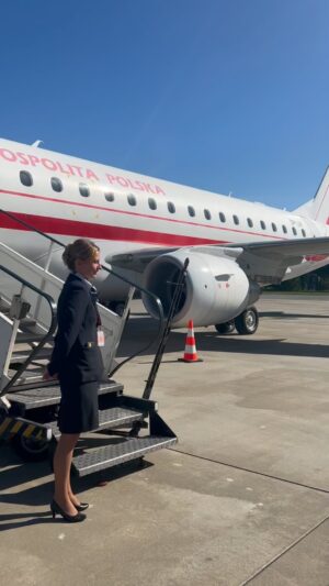 Radoslaw Sikorski Instagram - 9 maja to Dzień Europy🇪🇺
Miałem okazję świętować go w stolicy Estonii 🇪🇪, Tallinnie. Spotkałem się m.in. z moim odpowiednikiem Margusem Tsahkną, Ministrem Obrony Narodowej Hanno Pevkurem oraz Panią Premier Kają Kallas. Odwiedziłem estoński parlament Riigikogu i rozmawiałem z jego przedstawicielami oraz Przewodniczącym  Lauri Hussarem. 
Razem z Margusem Tsahkną wystąpiliśmy na scenie podczas obchodów Dnia Europy na Placu Wolności ✌🏻
Dziękuję delegacji oraz Państwu świętującym dzisiaj i oglądającym relacje na moich kanałach społecznościowych. Serdecznie pozdrawiam! 🇪🇺🇵🇱