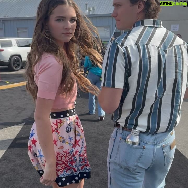 Raegan Revord - 370.5K Likes - Favorite family tv show!!! 🏆 thank you to all the fans that voted and for all the love and support over the years! Thank you @kidschoiceawards and @nickelodeon for having us. 🫶
Hair: @claytonhawkins
Makeup: @allanface
Nails: @nails_of_la
Style: @dolcegabbana
