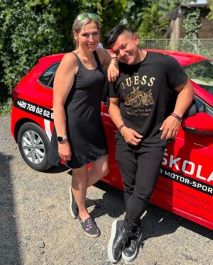 Raego Instagram - Řidičák se mnou zadarmo? 😱 Na profilu @raegoreal o něj právě probíhá soutěž ☝🏻🤩 Takže běž na Raega profil a tam se dozvíš víc. Nezapomeň sledovat tenhle profil a hlavně profil @autoskolavtrmotorsport  ať nic nepropásneš. Bude to jízda 😎🤘🏻
#autoskola #autoskolavtrmotorsport #autoskolabrandys #ridicak #ridicakzadarmo #jsemucitelkaautoskoly #budetojizda #soutez #raego #raegoreal