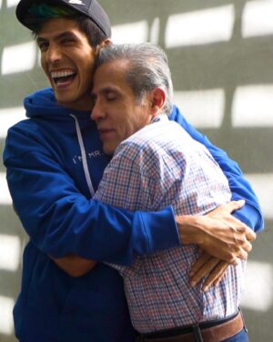 Rafa Polinesio Instagram - Gracias papi por siempre apoyarnos en cualquiera de nuestras locuras y enseñarnos a estar unidos 💚
