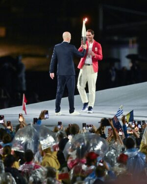 Rafael Nadal Instagram - Emoción 🥹 
Merci París 🫶🏻
❤️

#Olympic #Paris2024 #tennis

📷ITF images via Dubreuil/Kopatsch/Zimmer