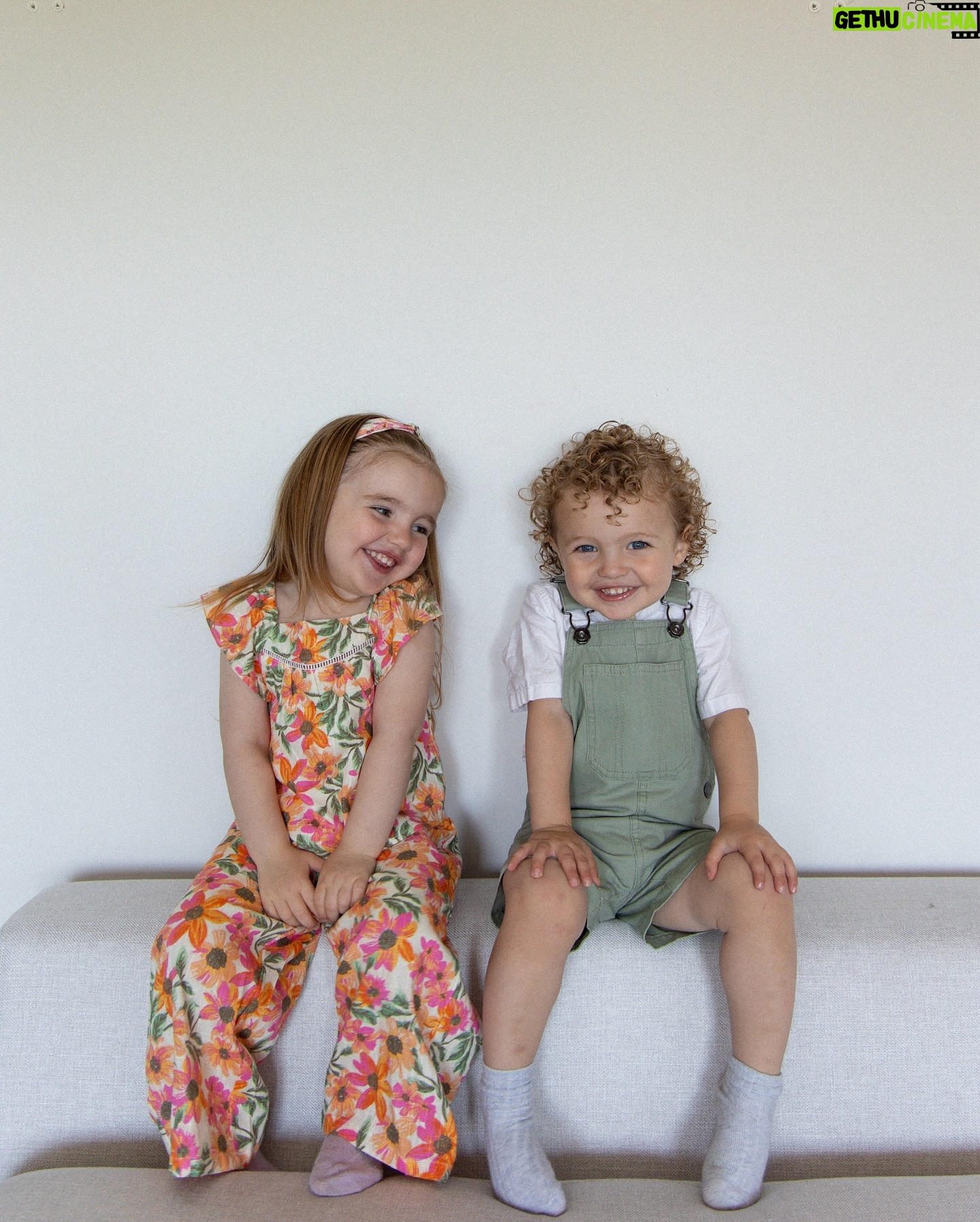 Rafaëlle Roy - 27.6K Likes - Mes enfants.
Pincez-moi quelqu'un. What have I done to deserve them???
😮💨❤️