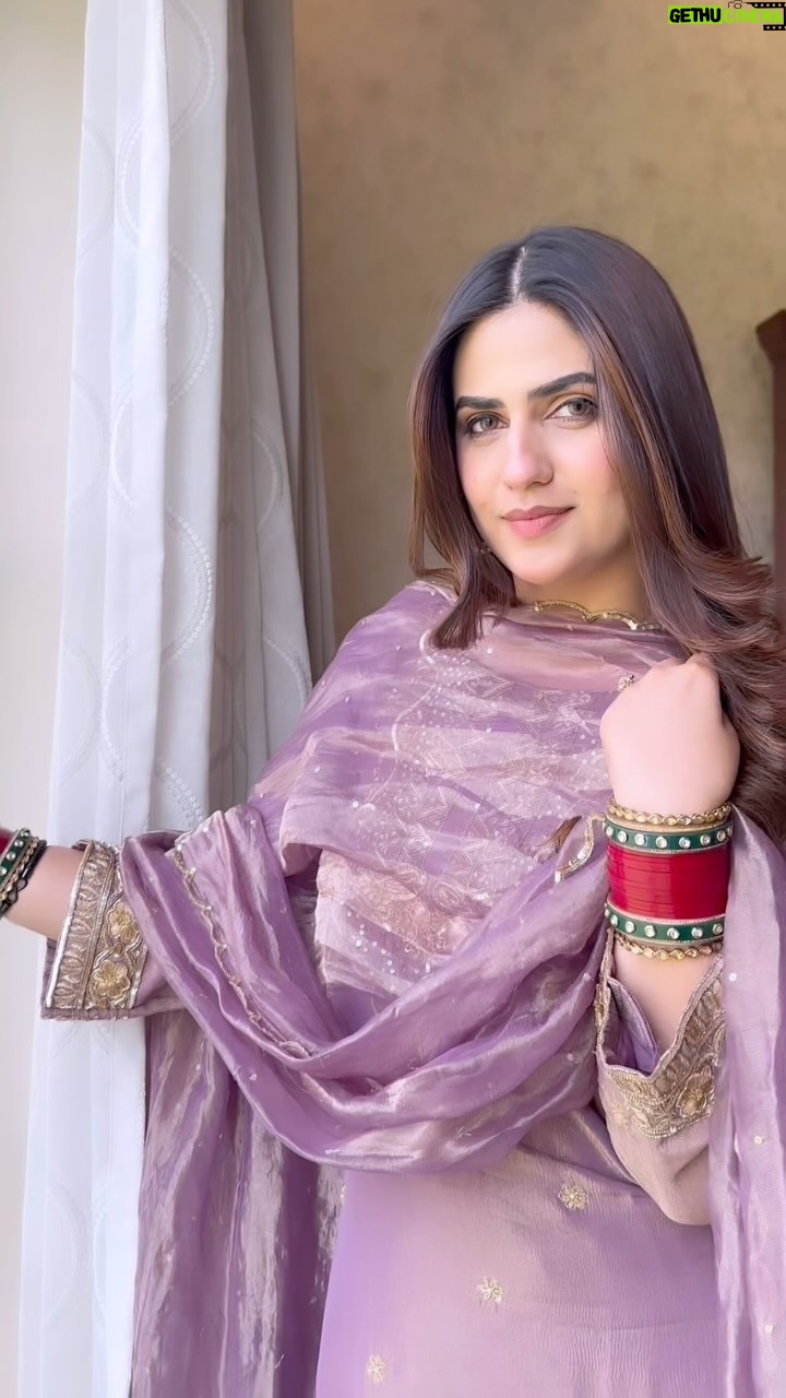 Raftaar - 180K Likes - Morni 🦚
.
.
.
.
#pranjaldahiya #gulabiqueen #kaleshichori