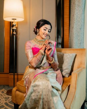 Ragini Prajwal Instagram - An exquisite ensemble capturing the essence of tradition and elegance at my sister's wedding!

The intricate gold detailing and design of each piece, and the stunning necklace, with the delicate bangles and earrings gave a resplendent look @aabushanjewellery1941. My favourite pick from the store!✨️
.
With @aabushanjewellery every piece tells a story, every moment shines with elegance!

 "Canasu" Muhurtam celebrations!

Jewellery: @aabushanjewellery1941
Outfit: @prathicreations
Make Up & Styling: @⁨Preeya Make Up⁩ 
Photography: @onehorizonproductions

#aabushan #ragini #wedding #jewellery #jewel #gold #diamond #muhuratam #south #southindia #antique #marriage